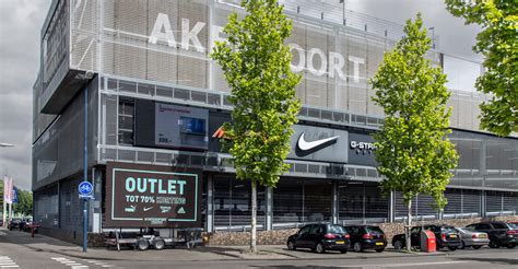 grootste nike outlet nederland|nike amsterdam osdorp.